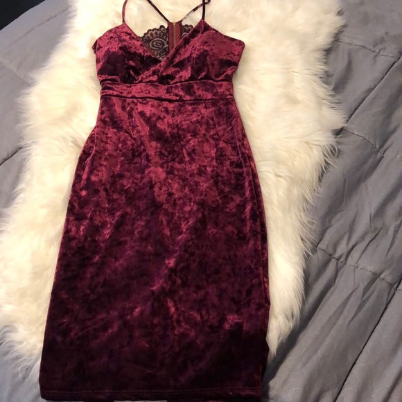 Velvet dress excellent condition - Picture 2 of 4